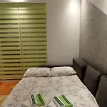 Leo 11 Apartamento