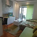 Leo 11 Apartamento