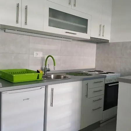 Leo 11 Apartment *
